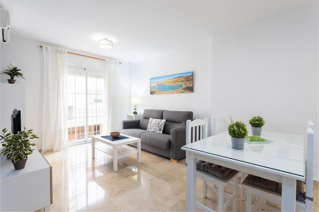 Holidays2Malaga Capuchinos French Balconies, Private Parking, Wifi & Air Con Esterno foto