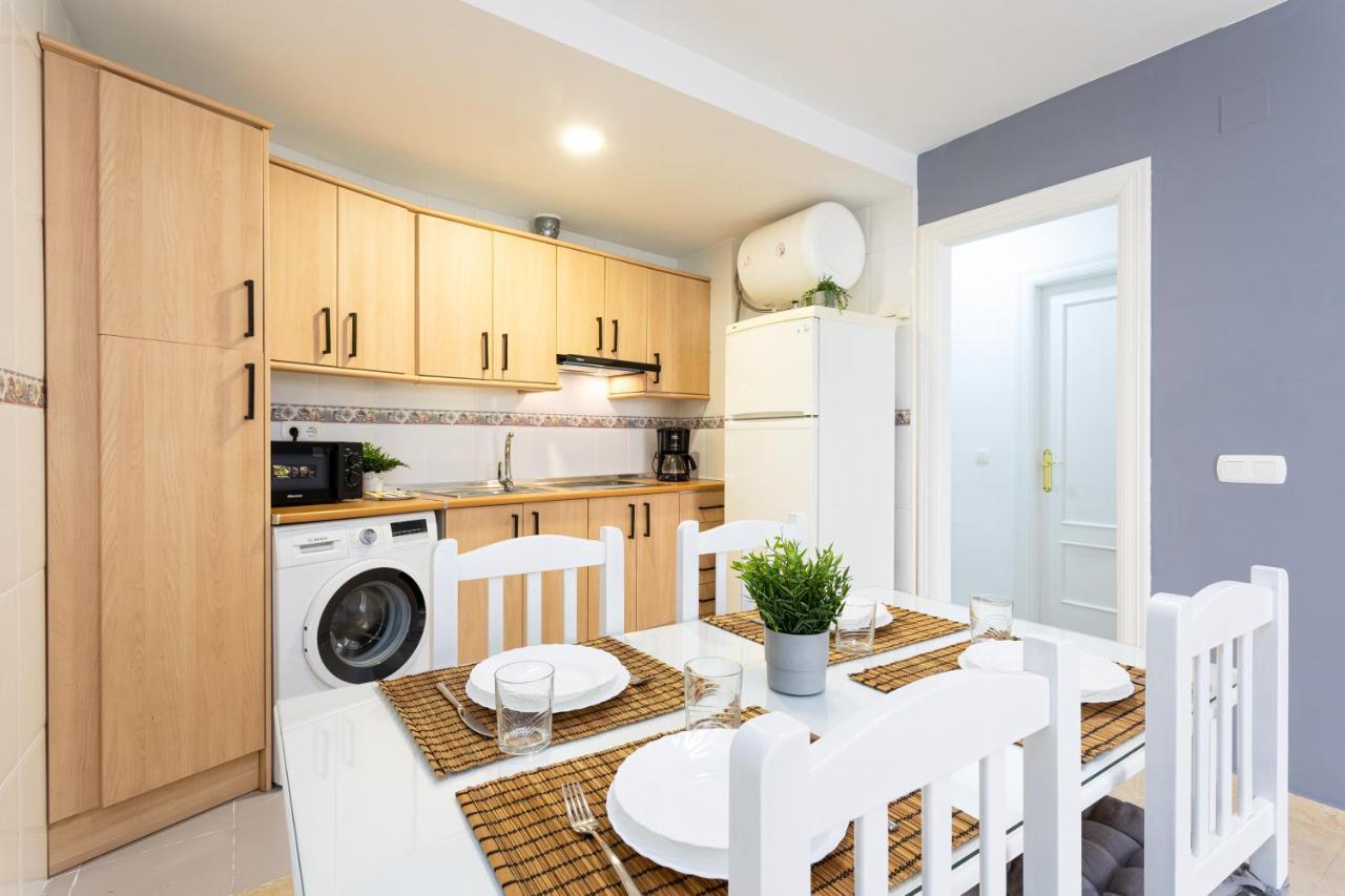 Holidays2Malaga Capuchinos French Balconies, Private Parking, Wifi & Air Con Esterno foto