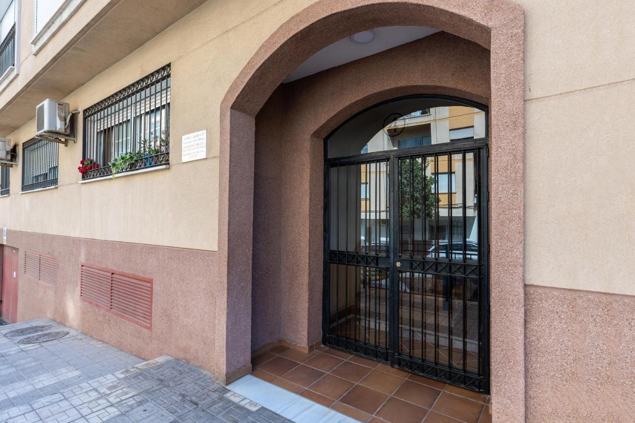 Holidays2Malaga Capuchinos French Balconies, Private Parking, Wifi & Air Con Esterno foto